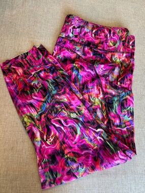 Lululemon Base Pace High-Rise Running Tights in Hyper Flow Pink Multi. Size 20